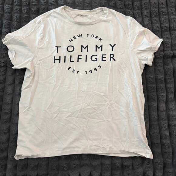 Tommy Hilfiger T-Shirt - Picture 1 of 3